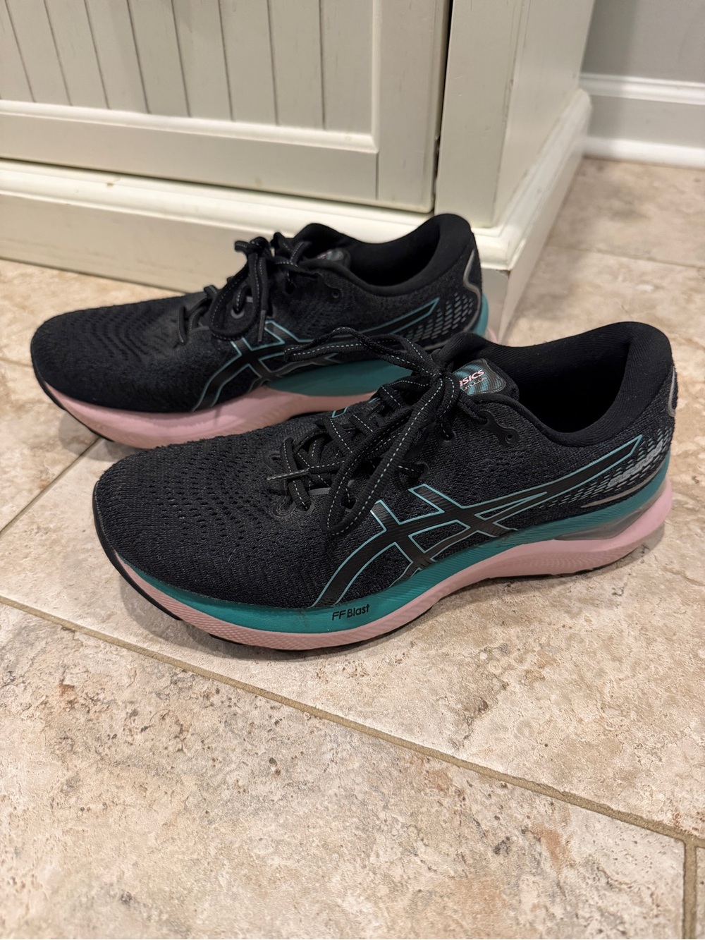 ASICS Women’s 8.5 Black Running Shoes with Pink & Teal Accents - Picture 2 of 5